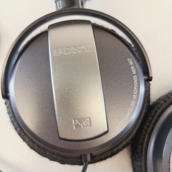 Sony MDR-NC7 Black Wired 3.5mm Foldable Noise Canceling Headphones - Picture 3 of 10